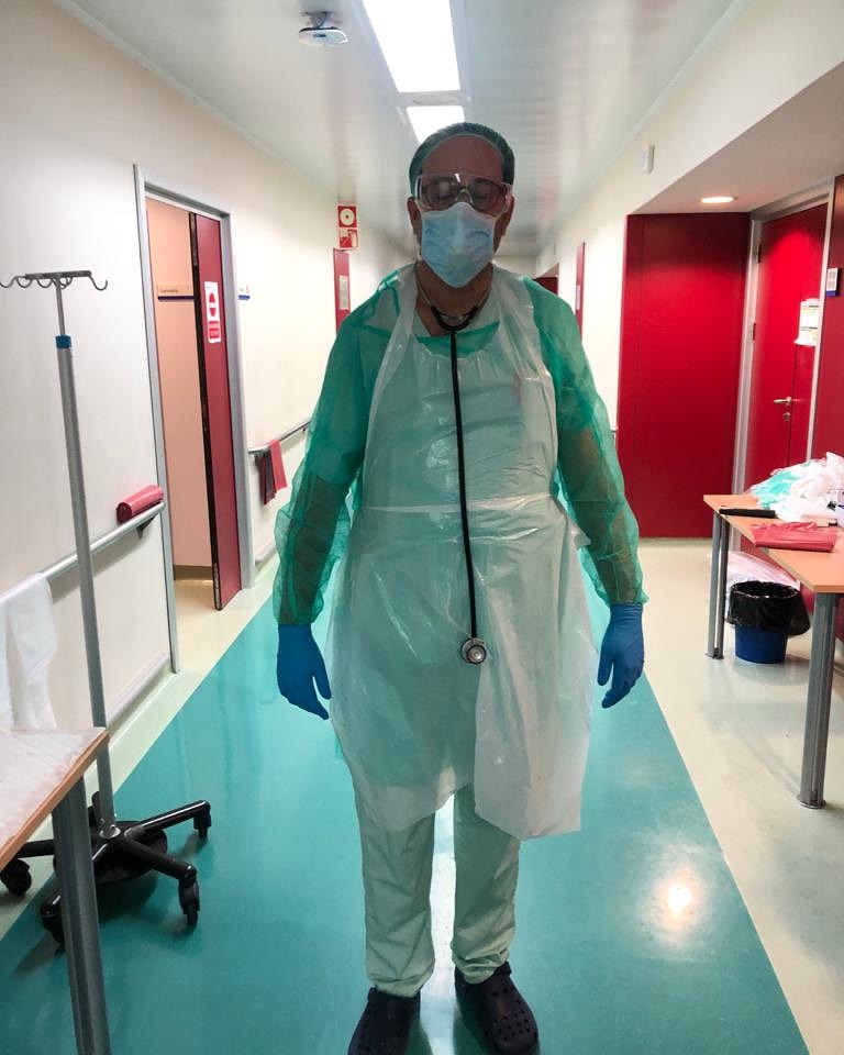 Mi nevera se llena intentando curar a la gente, desde luego no soy tan fashion como otros pero lo intento hacer dignamente, y no estafando a lxs madrileñxs en lo peor de la pandemia..