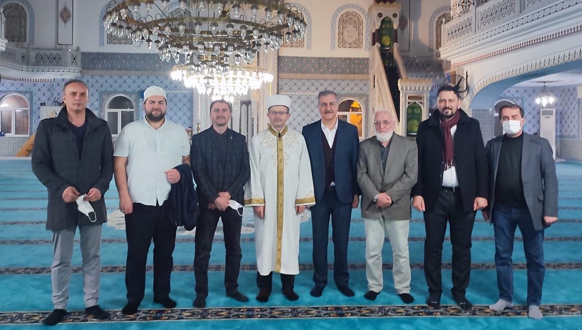 EbubekirTsyurek's tweet photo. 📍#İyikiRamazanımızVar
İftar ve sahur sofralarında, Teravih namazlarında pekişen; birlik, beraberlik ve kardeşliğimiz daim olsun.
❤️
Camilerimizi şenlendiren çocuklarımız ve gençlerimiz var olsun.
🤲
#iftariye https://t.co/v4u7ORM6U9