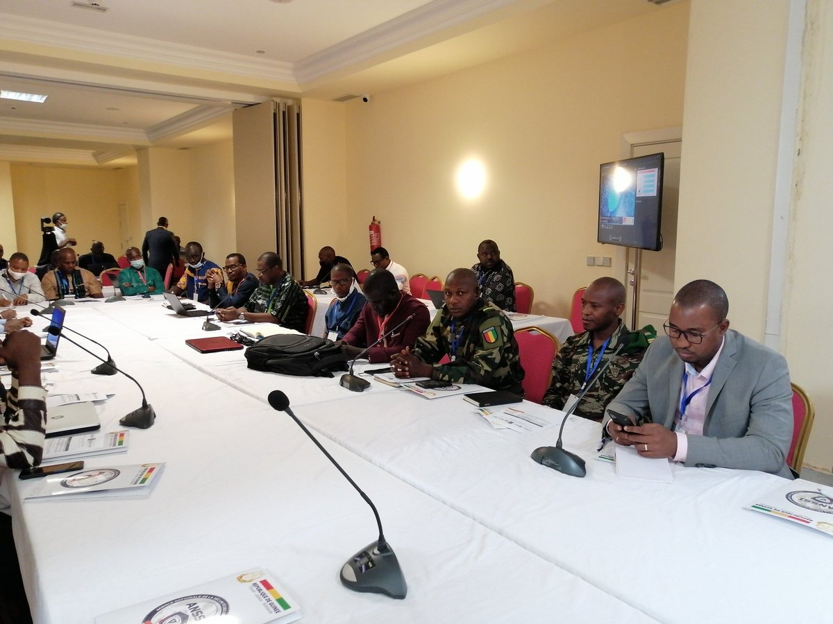 AnssiGuinee's tweet photo. 📢Suivez la suite et fin de la formation des Experts Cybersécurité💻. 
Live Zoom: https://t.co/yewwRIq1B2
📅Journée#4: 07 Avril 2022.
🗓️Agenda: 
■ Organisation de la cybersécurité dans l'entreprise.
■ Démonstration Pirate réseau wifi...

1/2 https://t.co/gCTVTknEa6