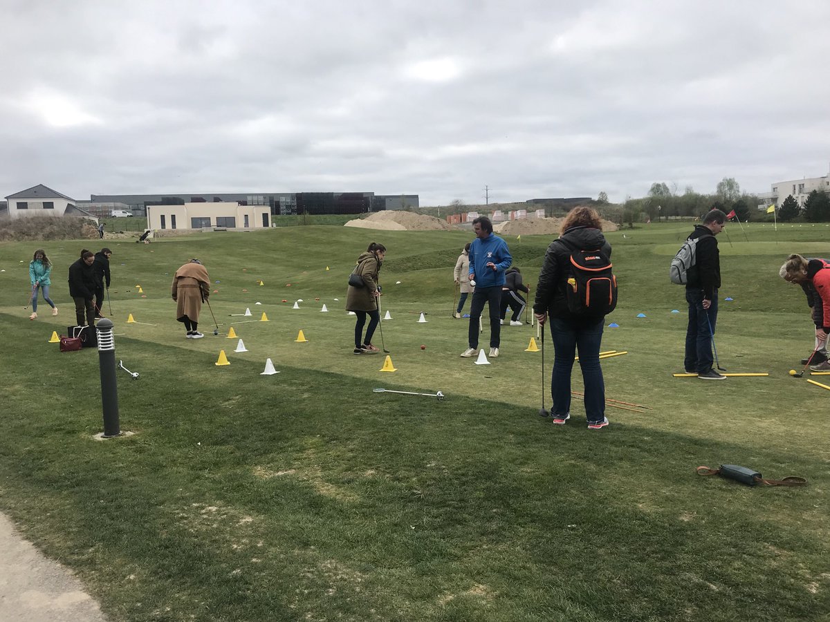 PignyE's tweet photo. Formation à Bezannes avec la Fédération de golf et l’Usep pour préparer un cycle golf à l’école https://t.co/mgra3gw8xA