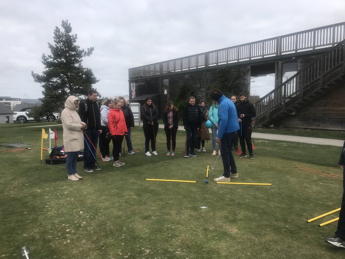PignyE's tweet photo. Formation à Bezannes avec la Fédération de golf et l’Usep pour préparer un cycle golf à l’école https://t.co/mgra3gw8xA