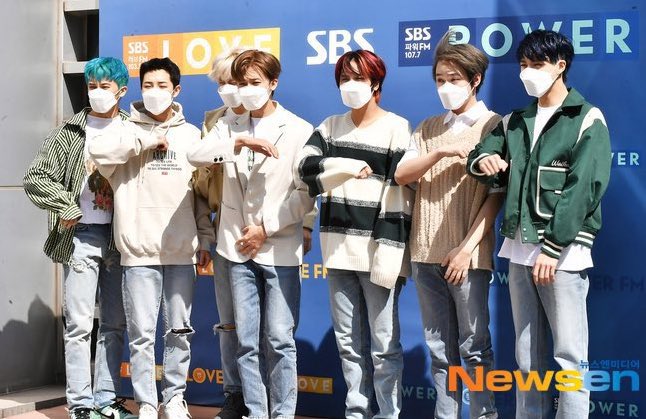 Update สีผมน้องดรีม
มาร์คผมฟ้า
อินจุนผมดำ
จีซองผมบลอนด์
ผมน้ำตาล
แฮชานผมแดง
เฉินเล่อผมน้ำตาล
เจโน่ผมไถข้างแล้วแจมินจะชอบผมได้ยัง