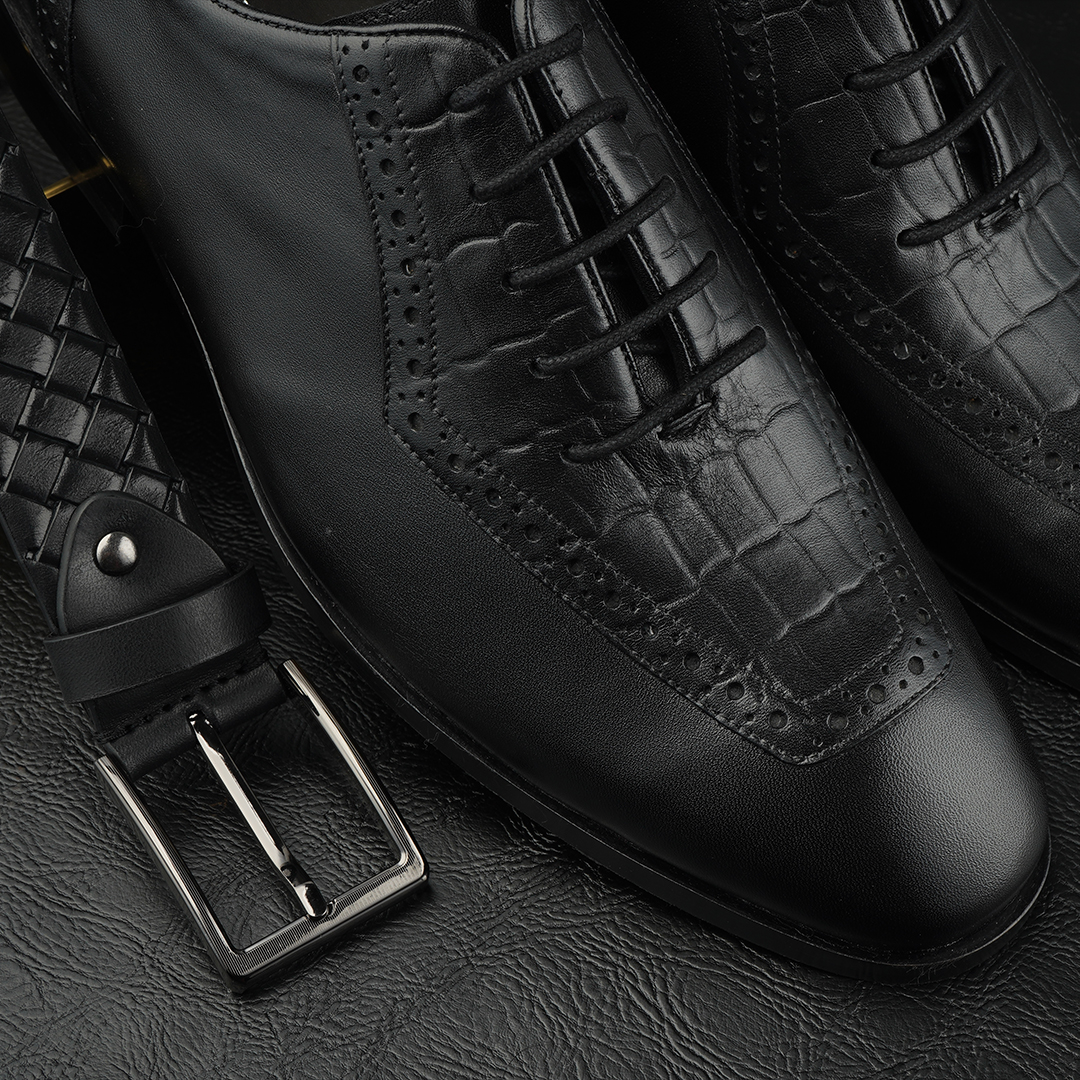 cordwainers_'s tweet photo. CW's BRETT; a fresh spin on traditional https://t.co/108lgQs4dL is an excellent complement to the Gentleman's look when paired with 'Ricci' our interwoven soft leather belt.

https://t.co/f8sLy9fBvs
https://t.co/azsH8nMEnU

#brogues #laceup #dressshoes #leather #gentlemanstyle https://t.co/sJWGme1MRF