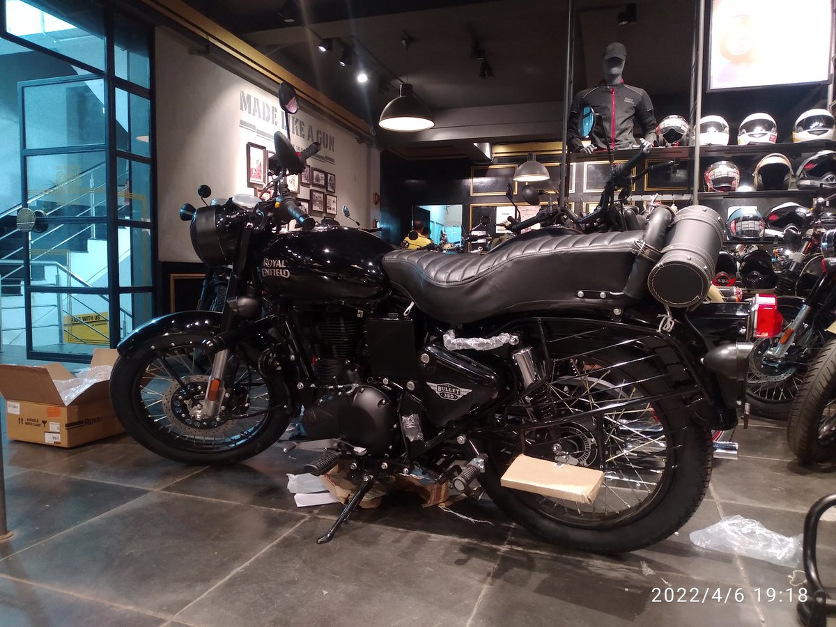 VikasKu55821570's tweet photo. परिवार का एक और नया मेहमान
स्वागत है आपका
#Bullet350
#Royalenfileld https://t.co/DrFecO5zYG