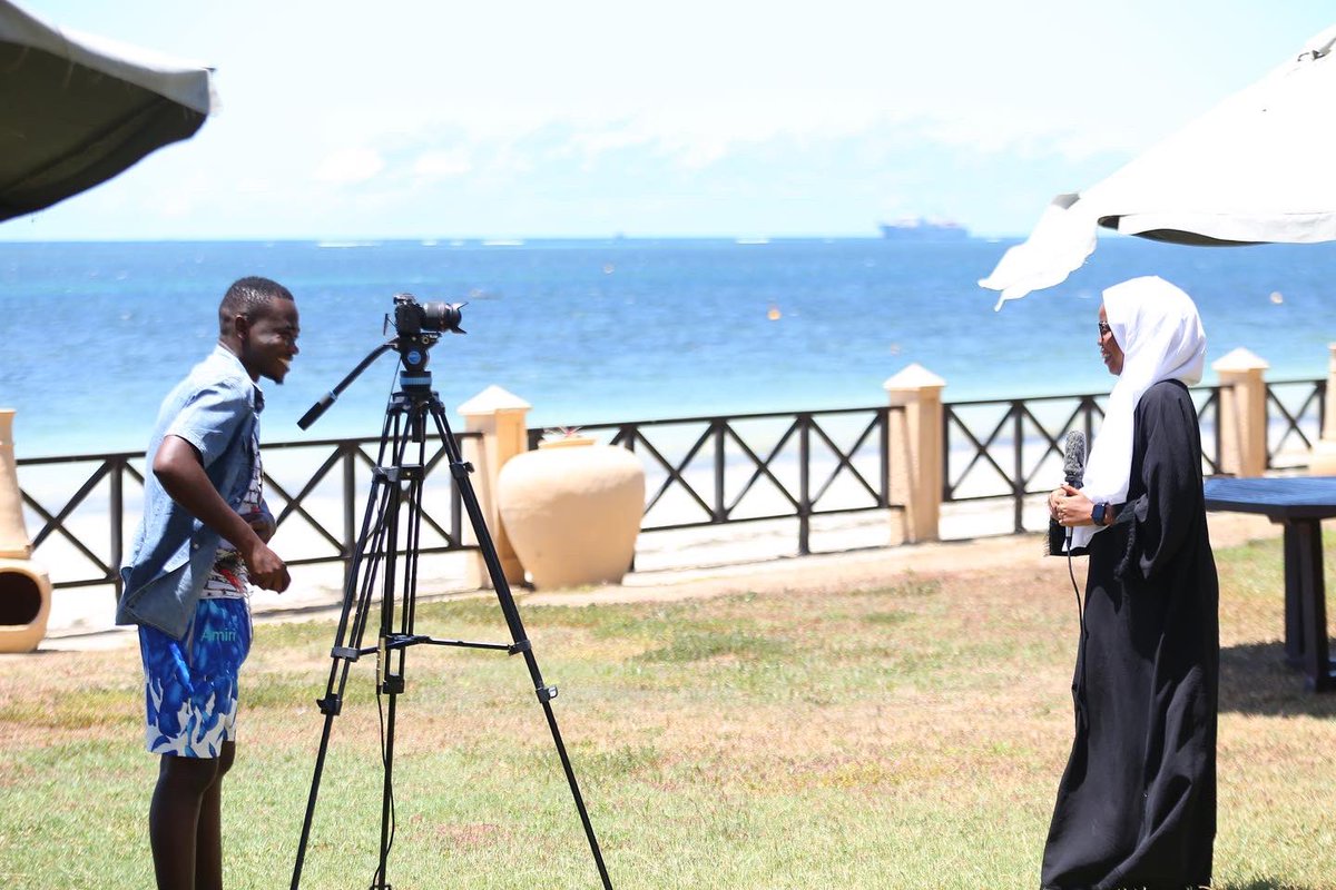 A piece to Camera on a hot sunny morning at the beach front is an extreme sport! 🤪 Thanks @LawrenceTikolo for your professionalism. Another beautiful day championing for Conservation at the Coastal Kenya. Cc @WWF_Kenya #openhouse #togetherfornature (swipe)