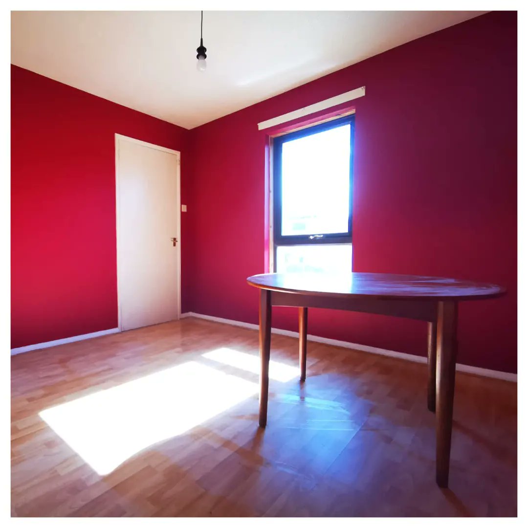 GeerafDecorator's tweet image. 🤓 Continuation of the project from last month🤓

😃Customer was so happy with the kitchen we redecorated recently that she decided to hire us again to do dining room😃

🧱We stripped old wallpaper, skimmed all walls and painted them with #valsparpaint 🧱