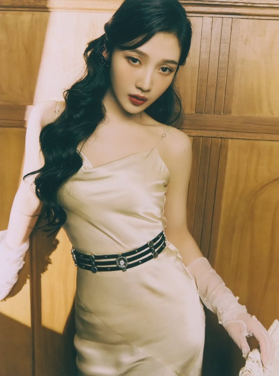 JoySupporTeam's tweet photo. Bloom Photobook - Joy HD scans 💚 

wb. https://t.co/xzNVNoNhm4

#JOY #조이 #ParkSooyoung #RedVelvet @RVsmtown https://t.co/pCzc9H2qTJ