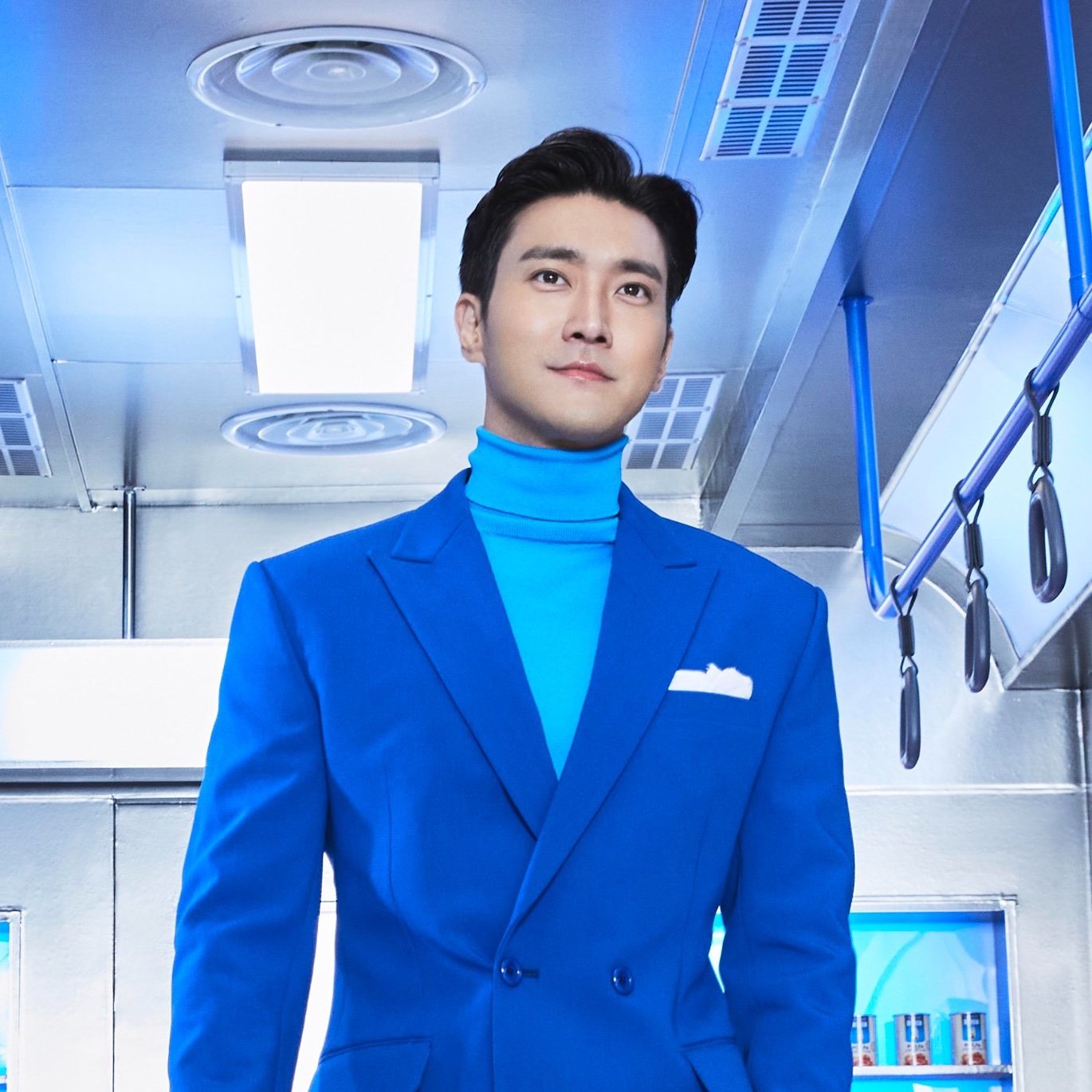 Happy birthday to Super Junior\s visual, Choi Siwon!   