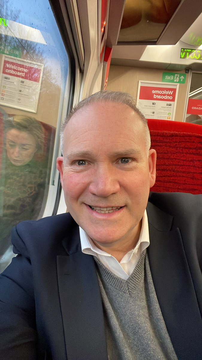KevthecAAke's tweet photo. On the train from Leeds heading down to London. https://t.co/npYXto2ECQ