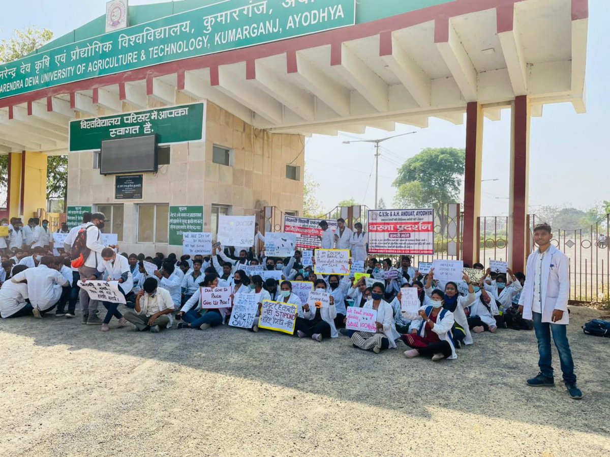 umeshKu67804396's tweet photo. #Increase_UP_vets_stipend https://t.co/4FFQ1wYCwr