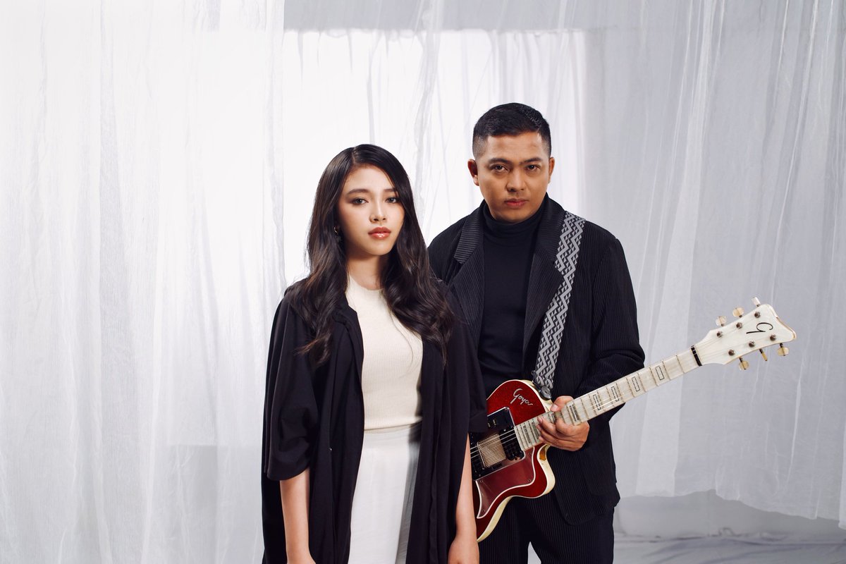 loyaltyan's tweet photo. Kenapa mas Ade Govinda memilih Anneth Delliecia untuk menyanyikan lagu #MasihBelumLupa #MBL ??

💖💖💖💖💖 https://t.co/gjEf9HEqeR
