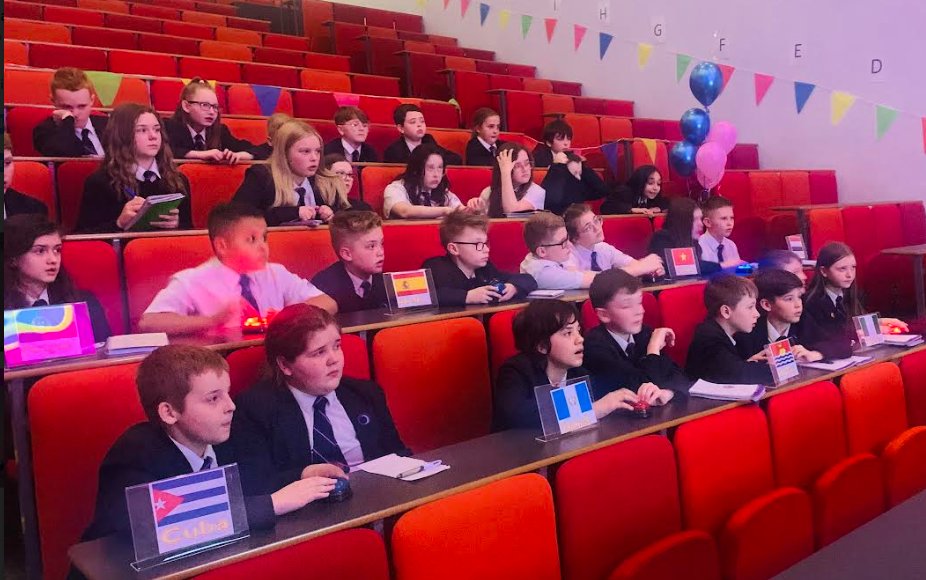 OACarlton's tweet photo. More photos from an amazing day at @OACarlton with Carlton's Big Fat Quiz of the Term! https://t.co/sxfy51DWsB
