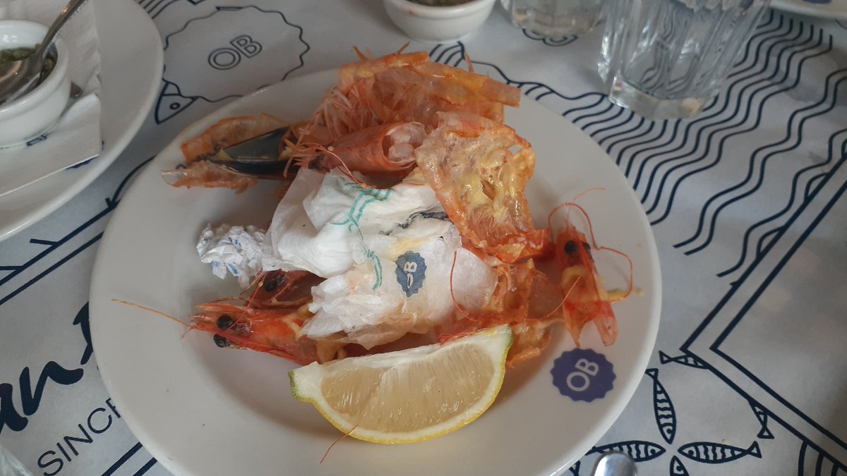 NikkiPatelchip's tweet photo. Delicious seafood lunch with my family ππ¦π₯π±π½ #fish #salmon #prawns #shrimp #fishandchps #chips #salad #calamari #lunch #food #family #oceanbasket https://t.co/ygtK1SjPcB