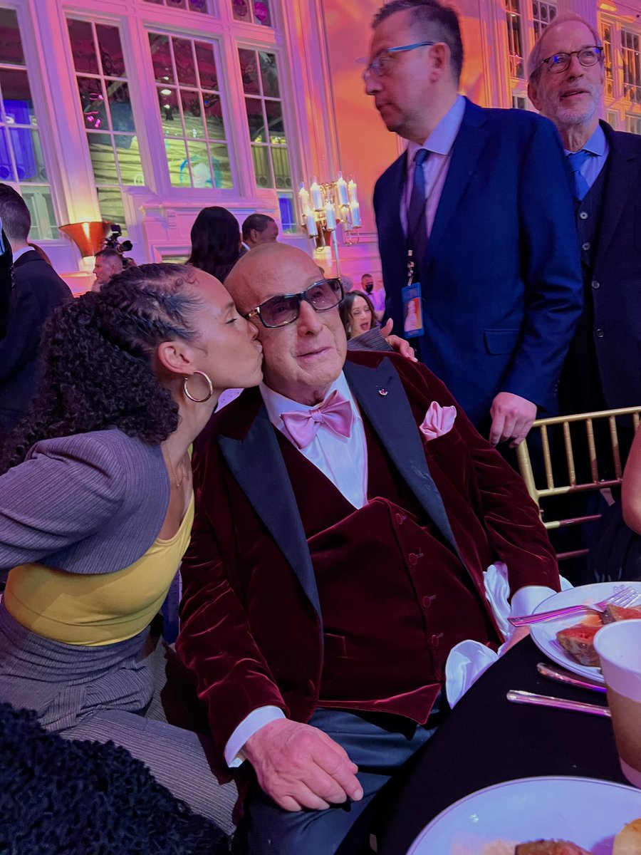 After her spine-tingling rendition of Happy Birthday, #AliciaKeys kissed legend #CliveDavis tonight at his 90th Birthday gala. The world of music - artists &amp; executives were all at Casa Cipriani to honor the one and only Clive Davis! Truly unforgettable!
