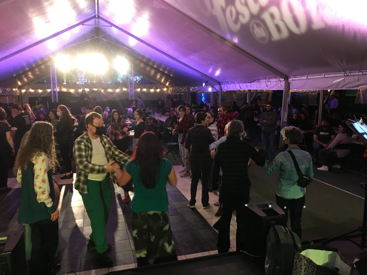 The Sybs had a great time playing at ⁦<a href="/FestivalduBois/">Festival du Bois</a>⁩  2022! Our first gig in two years! Lots of fun dancing happening out there with expert calling by Maureen Collier