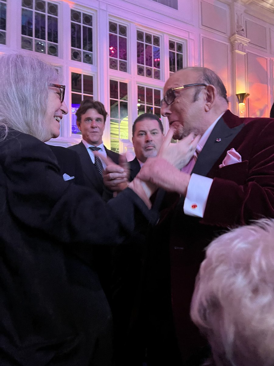 #PattiSmith sings “Because the night” then leaves the stage to express her love to #CliveDavis.