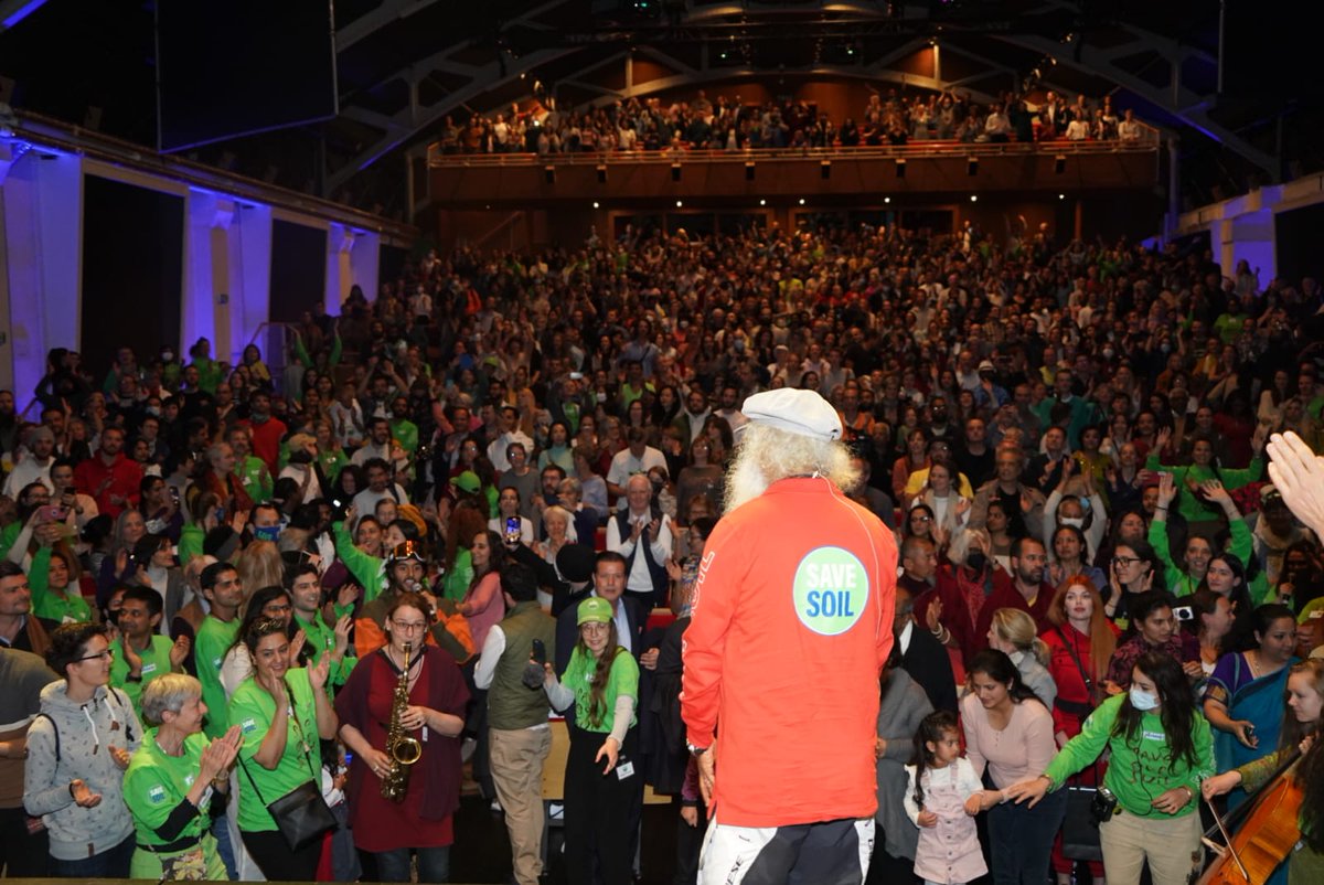 SadhguruJV's tweet photo. Wonderful people of Geneva, you must light up the country and the rest of the world with the message to #SaveSoil. If you have woken up, you must wake up the rest of the world. Let’s make it happen. -Sg #SaveSoilGeneva @BastienSachet @IndiaUNGeneva @cpsavesoil https://t.co/eNtMLlUntd