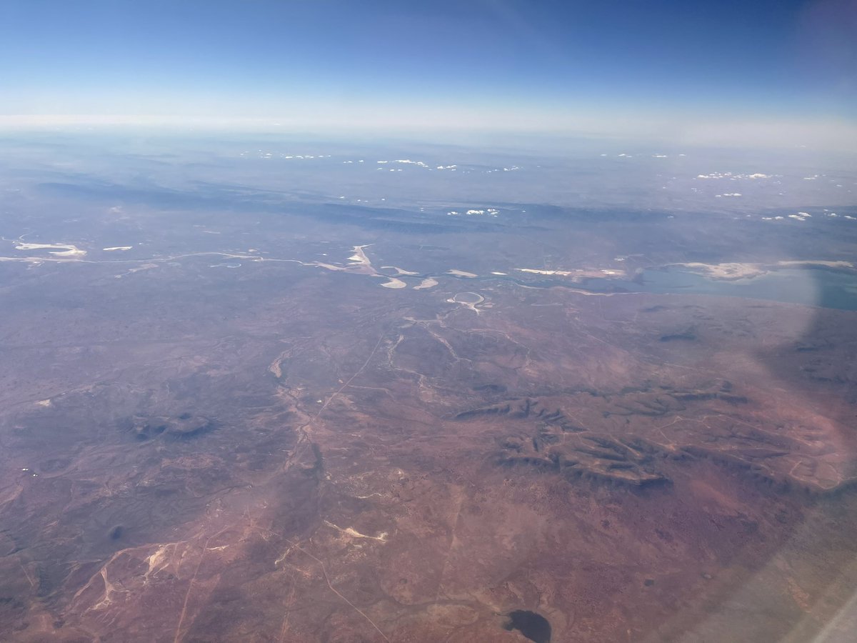 Extremely quick (~24 hours, way too short!) trip to Alice Springs capped off by some awesome geology and geomorphology on the flight back to Adelaide including Lake Eyre, Lake Torrens and Pichi Richi pass! <a href="/sediAus/">Kathryn Amos</a> @geoAlanC <a href="/RosKing79/">Rosalind King</a>