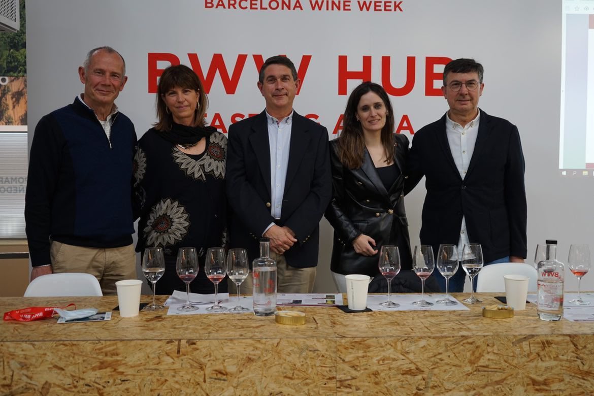 perecampos73's tweet photo. Per guanyar el futur necessitem projectes con aquest #Minorvin @incavicat @enolegs @bcnwineweek https://t.co/dl9cVGbZGP