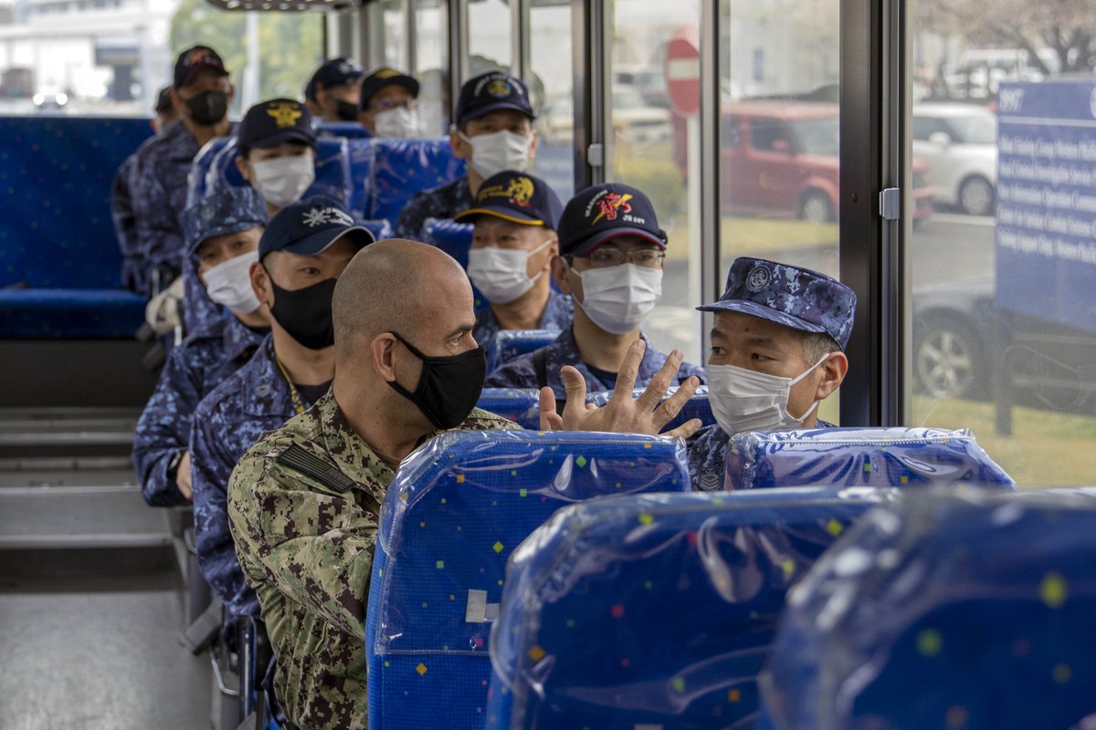US7thFleet's tweet photo. The 2022 #US7thFleet Sea and Shore Sailors of the Year were announced during a ceremony held at the at @CFAY_Japan CPO Club, April 7.
#CTF72 @7thFleetBand #CTF70 @jmsdf_pao_eng @usnavykorea @EXSTRGRU7 @COMLOG_WESTPAC
Read the full story here:
https://t.co/8jp24t7LMx https://t.co/qYy8WEAaOM