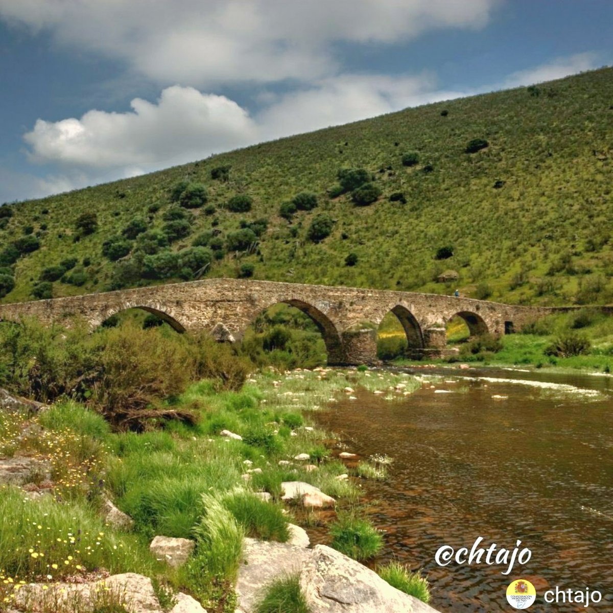 Turismo_DipCC's tweet photo. ✔#RinconesxDescubrir en Provincia de Cáceres, el río #Almonte a su paso por #Aldeacentenera nos deja paisajes tan bonitos como este del #PuentedelConde, patrimonio cultural del @VilluercasGPark, foto en Instagram de @chtajo
𝑪á𝒄𝒆𝒓𝒆𝒔, #𝒍𝒊𝒗𝒊𝒏𝒈𝒍𝒂𝒗𝒊𝒅𝒂𝒓𝒆𝒍𝒂𝒙 https://t.co/HT7lwENVKa