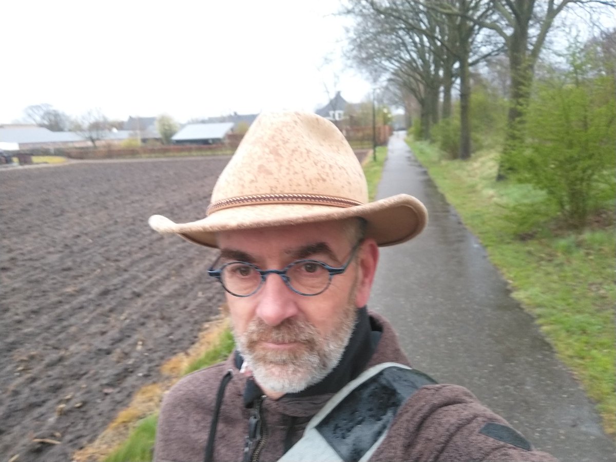 MarcelvdVenne's tweet photo. #wandelnaarjewerkdag en weer in de regen. Voor een geslaagde dag is mooi weer fijn. Vandaag de missie geslaagd. @wandelnet https://t.co/v9vmOTYmKx