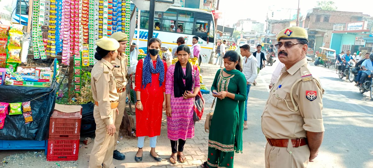 saharanpurpol's tweet photo. #MissionShakti अभियान के अन्तर्गत थाना बेहट व थाना नांगल एंटीरोमियो, स0पुर टीम द्वारा बालिकाओं/महिलाओं की सुरक्षा हेतु विभिन्न स्थानों पर पूछताछ/चैकिंग कि गई व शौहदों को दी गई कड़ी चेतावनी!!
.@akashtomarips 
#UPPolice https://t.co/WDb2BSP086