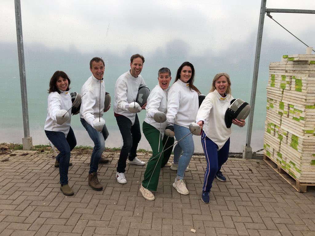 SIDN's tweet photo. Kom maar op met die communicatievraagstukken: wij gaan er samen voor! #leukste #collegas #collegadag #SIDN 😍🥇 https://t.co/0nPeHOoRr2