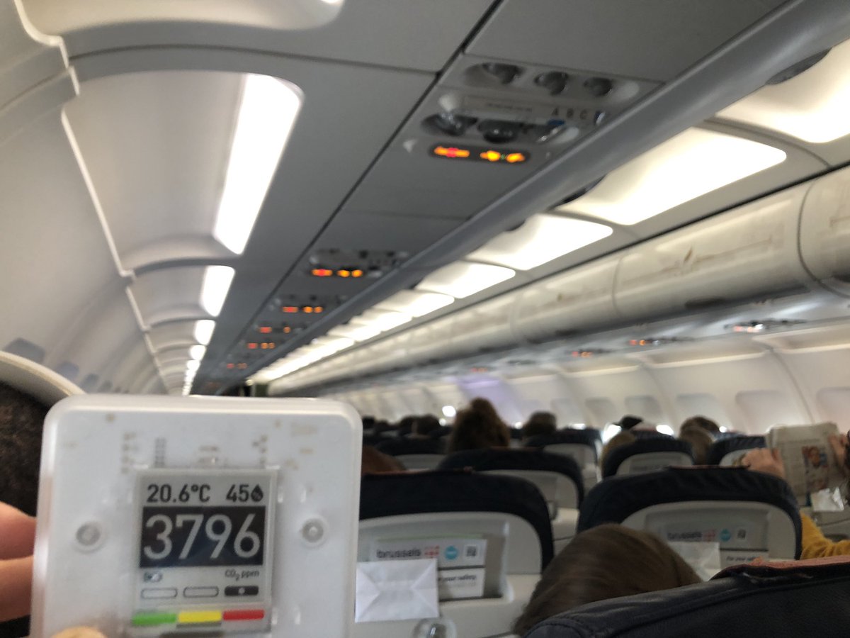 Co2Marta's tweet photo. @nousaerons @valmasdel @Panda31808732 @covidco2_map @BrusselsAirport @BrusselsAirNews @DGSaude @FranceDammel @CocomGgc @MA_Campano @jljcolorado @corinne_depagne Ces mesures datant de fin janvier ont été prises à l’embarquement et en début de vol, sur 20mn. Voici la gradation: 1551ppm +10mn 2683ppm et ensuite les niveaux grimpent rapidement. Ils ont rechuté par la suite #BrusselsAirlines #planeCo2 #airborne https://t.co/vGaeC6FuLQ