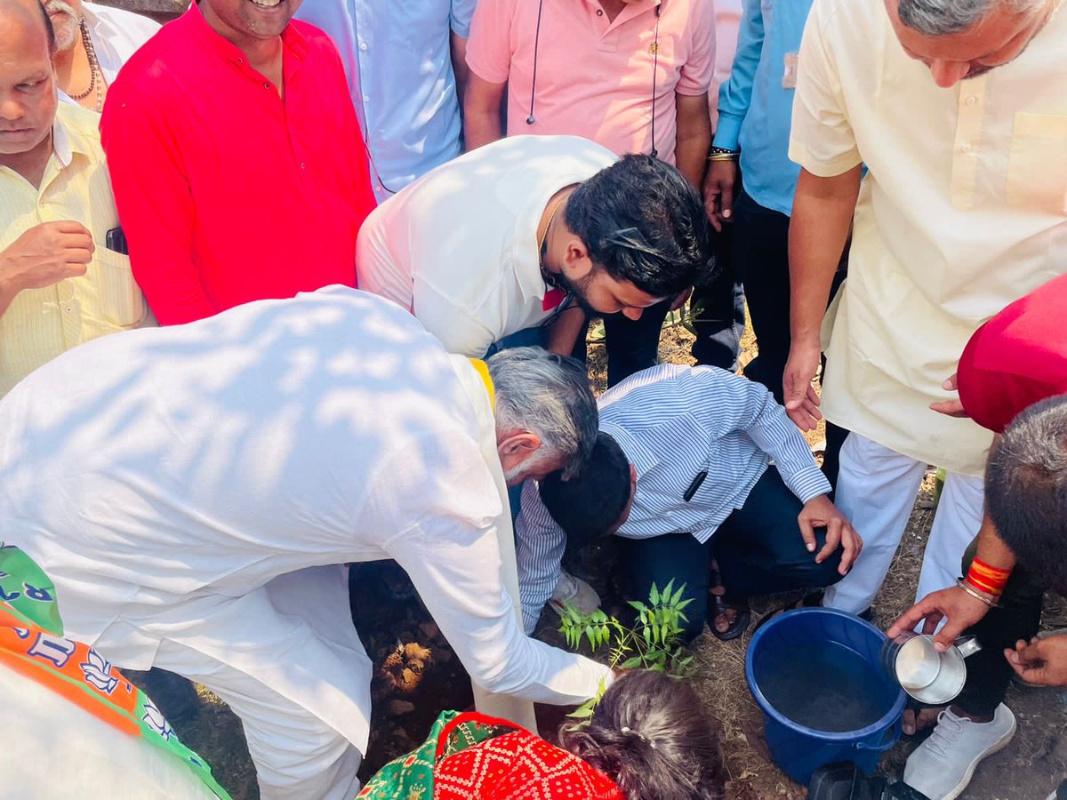 prahladspatel's tweet photo. आज विश्व स्वास्थ्य दिवस के अवसर पर प्रधानमंत्री श्री @narendramodi जी के आह्वान पर जन औषधि केंद्र,सेक्टर-6, भिलाई पहुँचा।
संचालक विक्रांत अतुलकर जी को साधुवाद।

आभार @narendramodi जी
@pmbjppmbi https://t.co/70yn9MOjmv