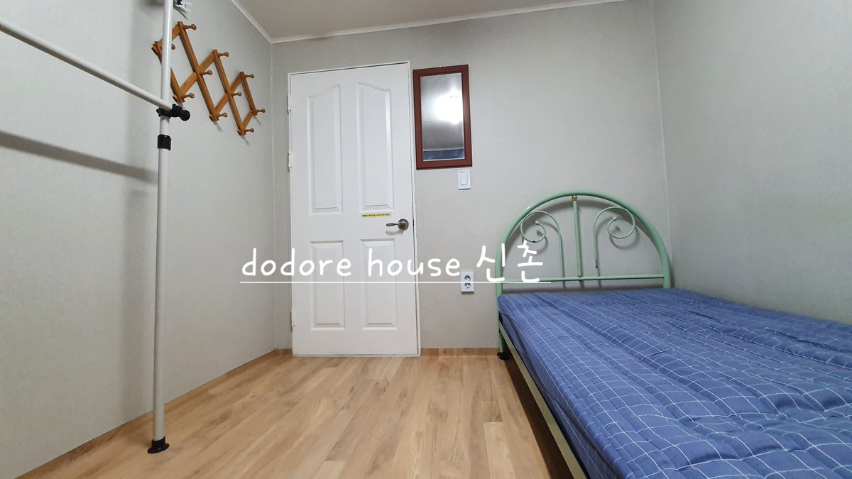 DodoreHouse's tweet photo. For female student. Single room. deposit 450,000KRW. rent 450,000KRW utilities 50,000KRW. available 19th  May 2022. 
contract period until the end of November or the end of Feb 2023.or more. 
5minutes to Yonsei university. 10~15minutes to Ewha university. 15minutes to Seogang https://t.co/sGtt9I5R1V