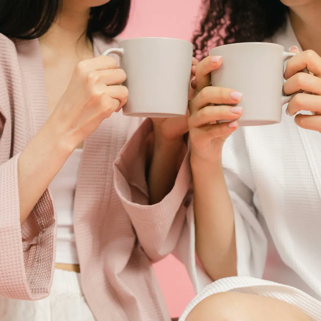 crimsoncareke's tweet photo. Friends don't let their friends use disposable period products.
Tag that friend who needs to make a switch today.
#crimsoncares #periodcare #vaginalhealth #menstrualliberation #menstrualcups #sustainableperiod #periodhealth #menstrualcupskenya #zerowasteperiods #ikokazike https://t.co/AeN4XElxcN