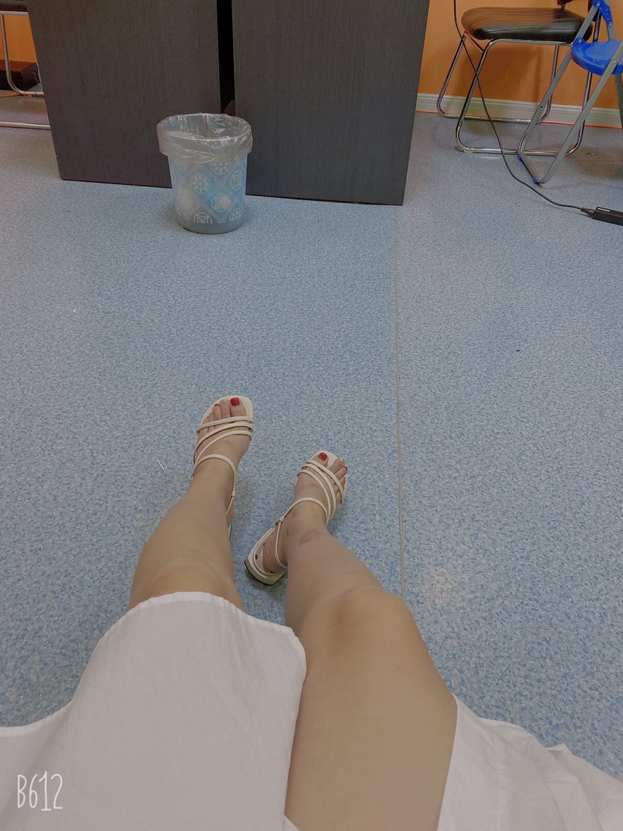 #绿帽 #绿奴 #母狗 #淫妻 #足控 #美腿 可以说是我老婆这腿加剧了我的足控 https://t.co/Io989NQ33O