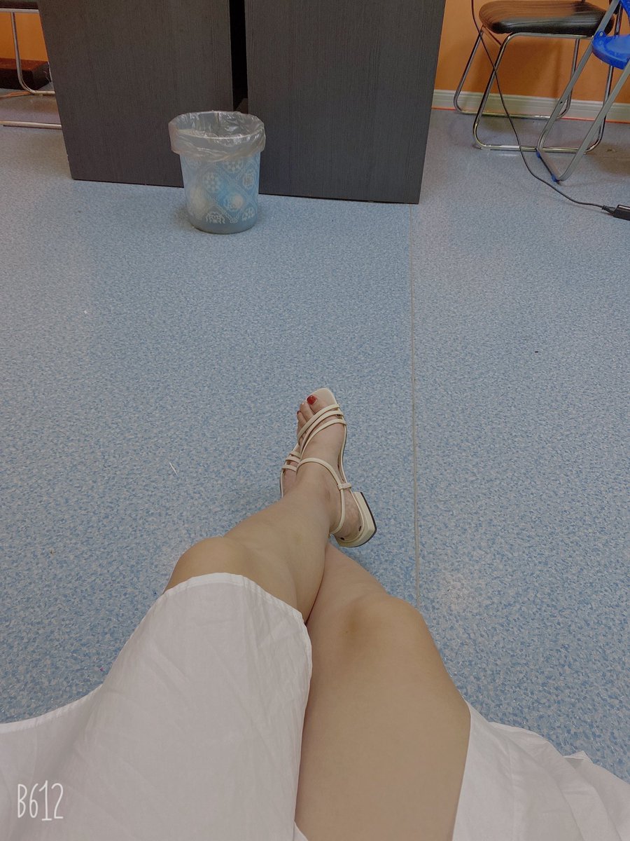 #绿帽 #绿奴 #母狗 #淫妻 #足控 #美腿 可以说是我老婆这腿加剧了我的足控 https://t.co/Io989NQ33O