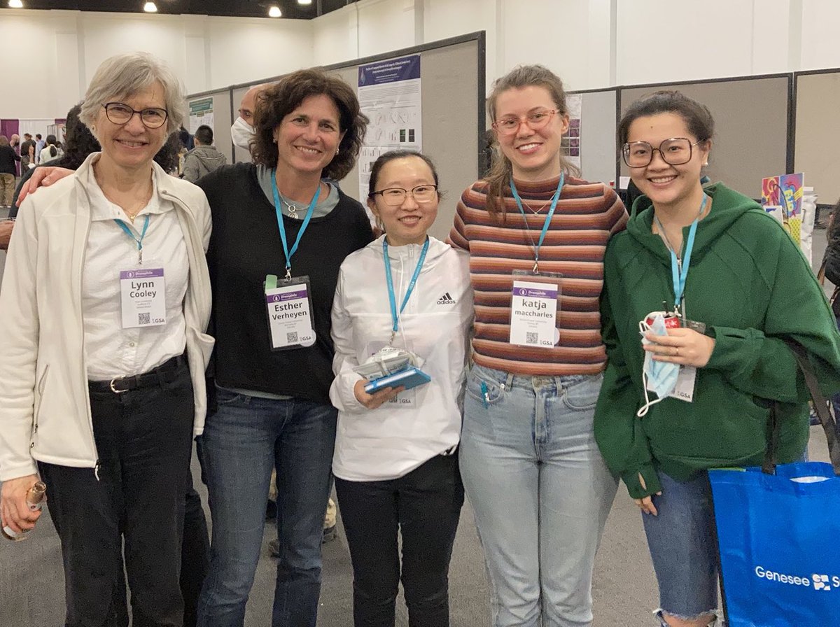 Women in STEM #Dros22 - Introducing my current grad students Katja, Kewei and Jenny to my PhD mentor and friend @LynnCooley11 https://t.co/0nk8yM1rKM