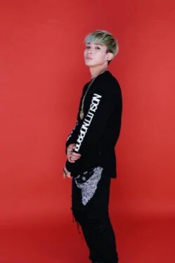 ijedai1's tweet photo. D7 คือใครอะหรอ?
D7 อดีตวงบอยแบนด์ 316 ค่ะ อยู่ค่าย @0316Entertainm1 สังกัดเดียวกับ #RoseQuartz เลย เป็นคนเกาหลีค่ะ ปัจจุบันเป็นโปรดิวเซอร์ในค่ายและเป็นหนึ่งในเพลง #chittychittybang ด้วยค่ะ
#ThreeOneSix #316
#RoseQuartzComeback #RoseQuartz #โรสควอตซ์จะคัมแบค https://t.co/kFh6t3vYUl