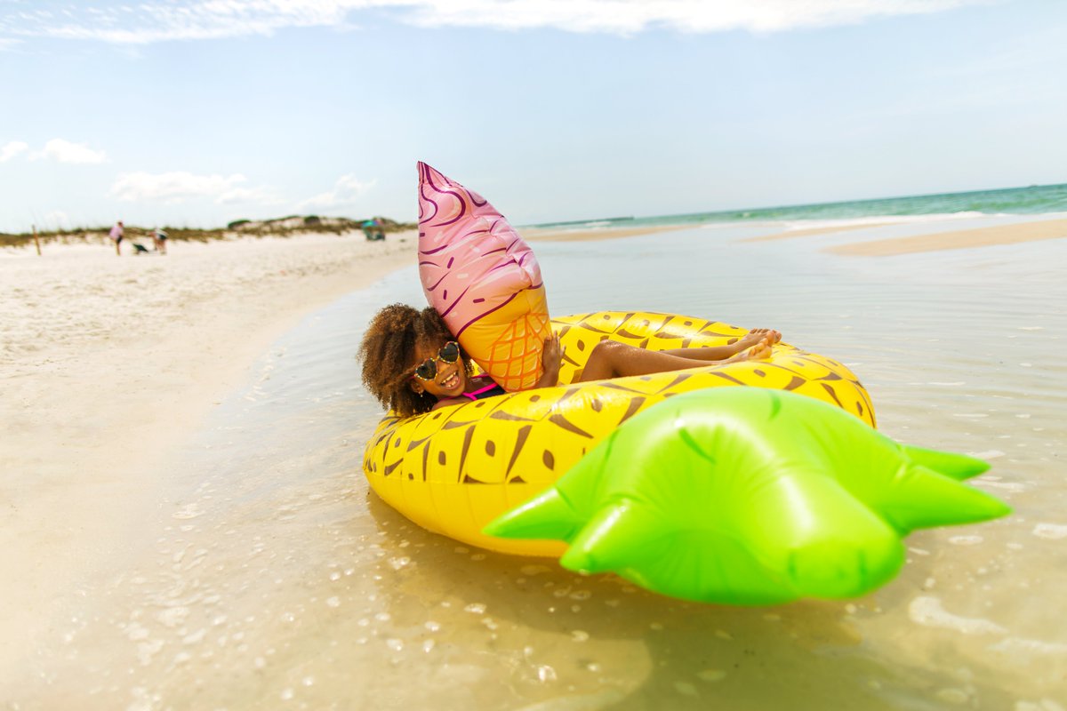 MacKidSoMetro's tweet photo. Living in Minnesota we have such a hodgpodge of weather. Snow and cold today!
Who wouldn't want to get away to with 320 days of sunshine annually at Panama City Beach! What a perfect destination for memorable year-round family fun!
#sponsored #RealFunBeach https://t.co/8s2GkKD3Ya https://t.co/vxrxRCFdbN