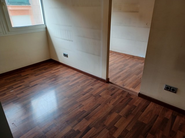 Fesclat's tweet photo. Vols obrir un negoci? T'oferim un perfecte local comercial al centre de Gelida! 🔝👌
PREU: 600€/mes (ref. Loc.133) https://t.co/DVeOCAt0E5