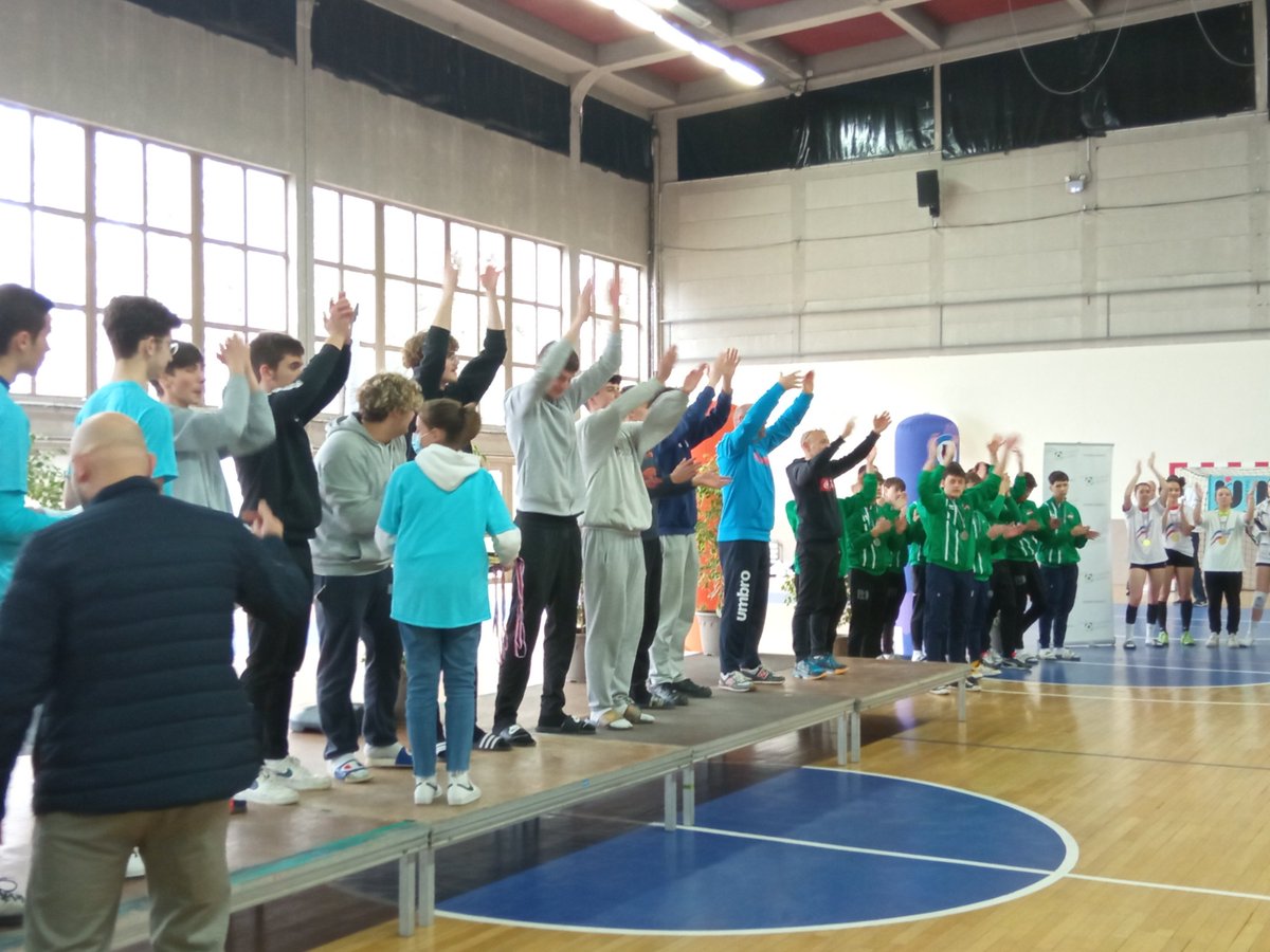 Finale du championnat de France de #volleyball UNSS 🏐
Félicitations aux vainqueurs, aux arbitres, aux organisateurs, aux professeurs et à tous les participants ! 🏆
<a href="/UNSS_Ardennes/">UNSS Ardennes</a> <a href="/regiongrandest/">Région Grand Est</a> <a href="/VilledeCMz/">Ville de Charleville-Mézières</a> <a href="/ardennescd08/">Ardennes CD08</a>