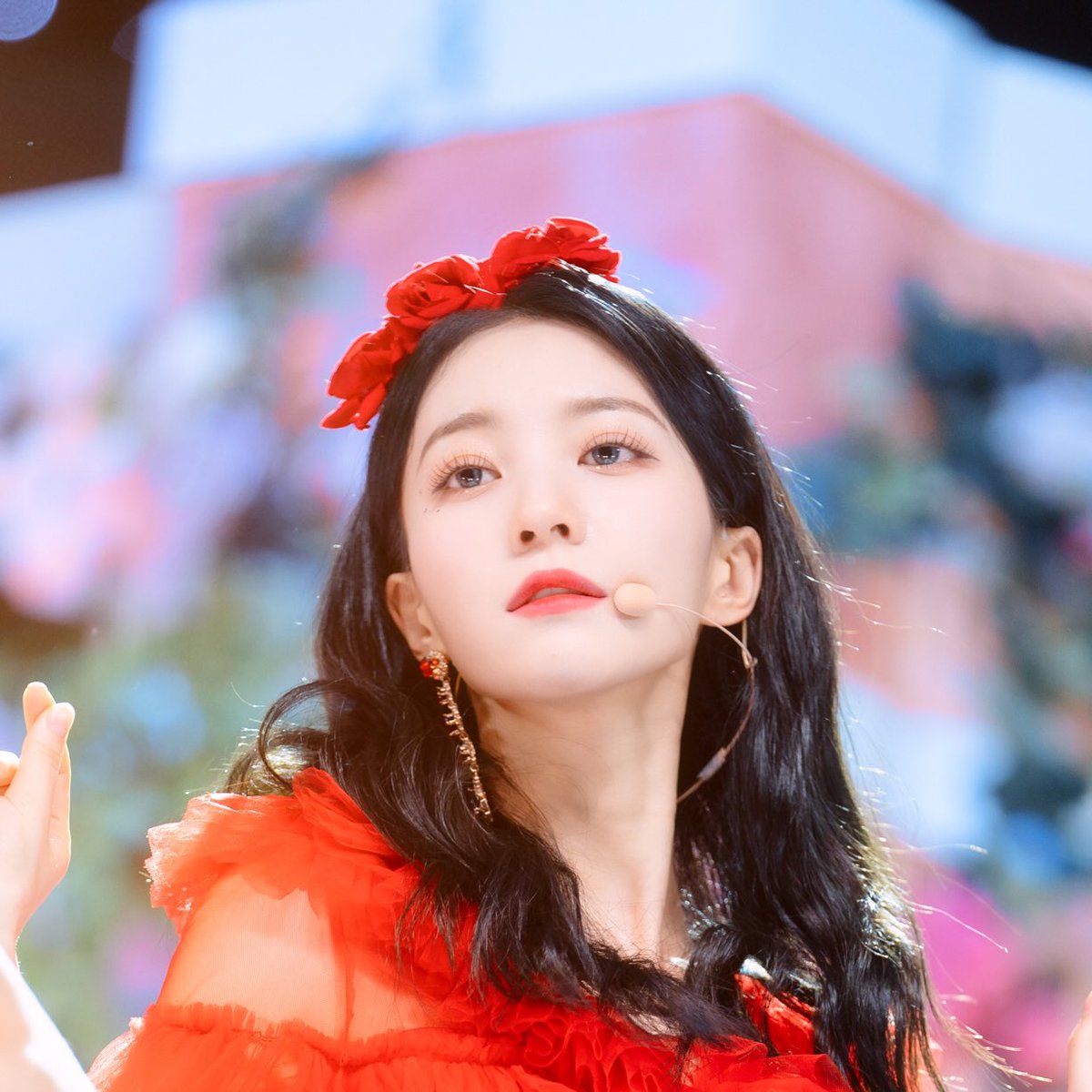 BYBFILES's tweet photo. 220403 sbs inkigayo real love pdnote

#yubin #유빈 #ohmygirl #오마이걸 https://t.co/xlEtC8txzP