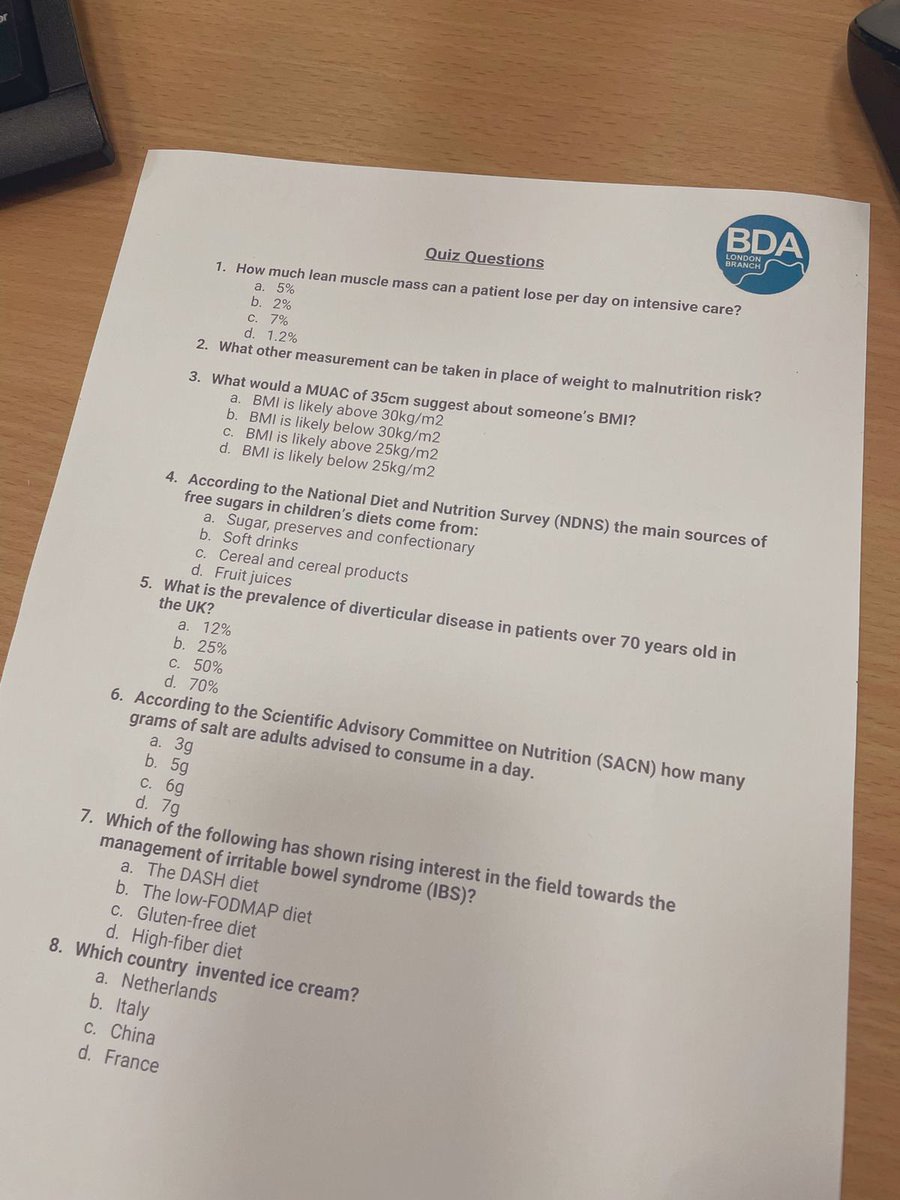 RLHDietitians's tweet photo. 2 RLH dietitians were at @LondonBDA student event giving an insight into their ICU and renal specialities and aiming to inspire the future generation of RD2B’s on there way to becoming fully fledged dietitians! We hope both Amy and Tadala made a great impression 🙂 #teamRLH https://t.co/3u2Kzb3NPs