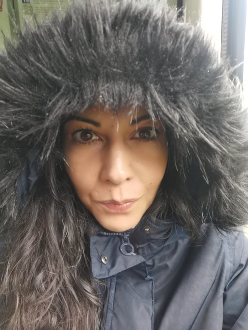 Bouh! https://t.co/vCK7tbeadG<a href="/tag/photobombingdog"class="tags"><span>#photobombingdog</span></a>