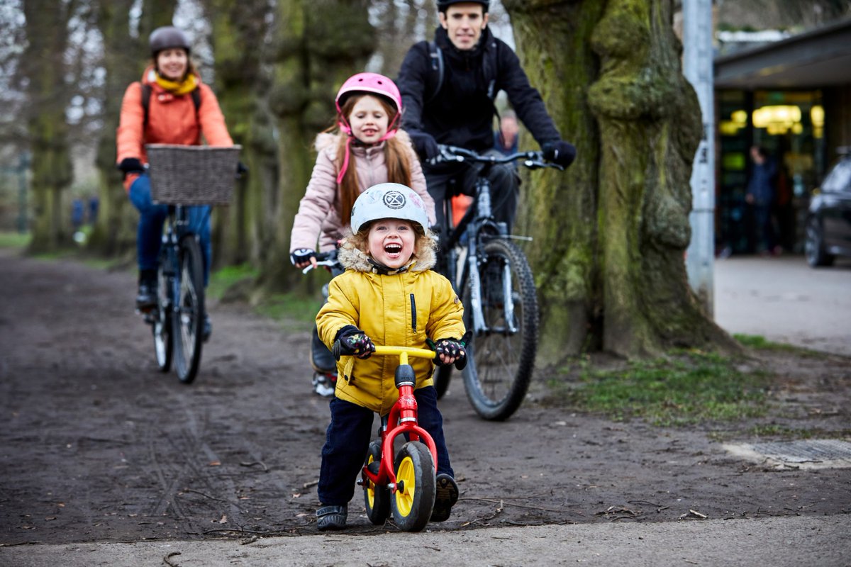 frogbikes's tweet photo. Cycle Training for Families... 👨👩👦
Nothing beats the feeling of exploring as a family. The @BikeabilityUK family cycle training can help you gain confidence to enjoy adventures together...
https://t.co/NJcZTGhAcq
#Bikeability #familytraining #familycycling #biketraining https://t.co/1sAKxeY5Vw