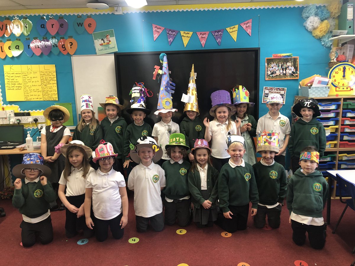 Penl122's tweet photo. Wow! What amazing arty maths hats our children have created at home. Da iawn boys and girls ๐๐ป It will be so hard to choose a winner! ๐ฉโ๐๐๐ป #PPSExp #PPSMD @PenllergaerP https://t.co/a0wNKqjoBh