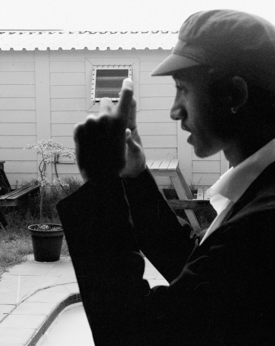 Quit Safari tweet media