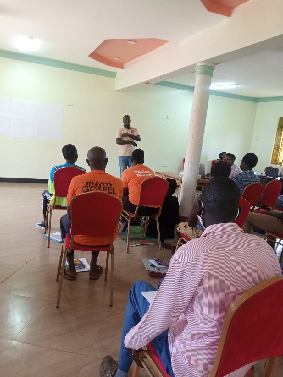 anociate1's tweet photo. Day 4 of Community Interpreters' training in Kiryandongo. The @refugeelawproj
FOC @OkidiOtto re-emphasized the importance of acquiring skills in interpretation and how important the trainees will be in their communities @NLinUganda @RefugeesUganda @CounselINNO https://t.co/oouJaECQiN