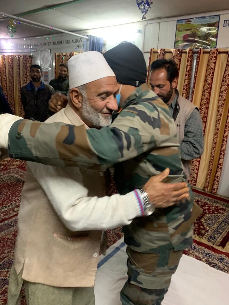 MirNazi40804132's tweet photo. May Allah bless the valley and Awam with peace and tranquility, We pray and pledge to keep devils in valley chained in fear of united India. #RamadanMubarak #INDIANARMY
#KupwaraTerriers 
#Ramzan
#ramzankashmir
#Noor-e-Ramzan
#CLX
#07APR22KT https://t.co/WtVWhaAYTW