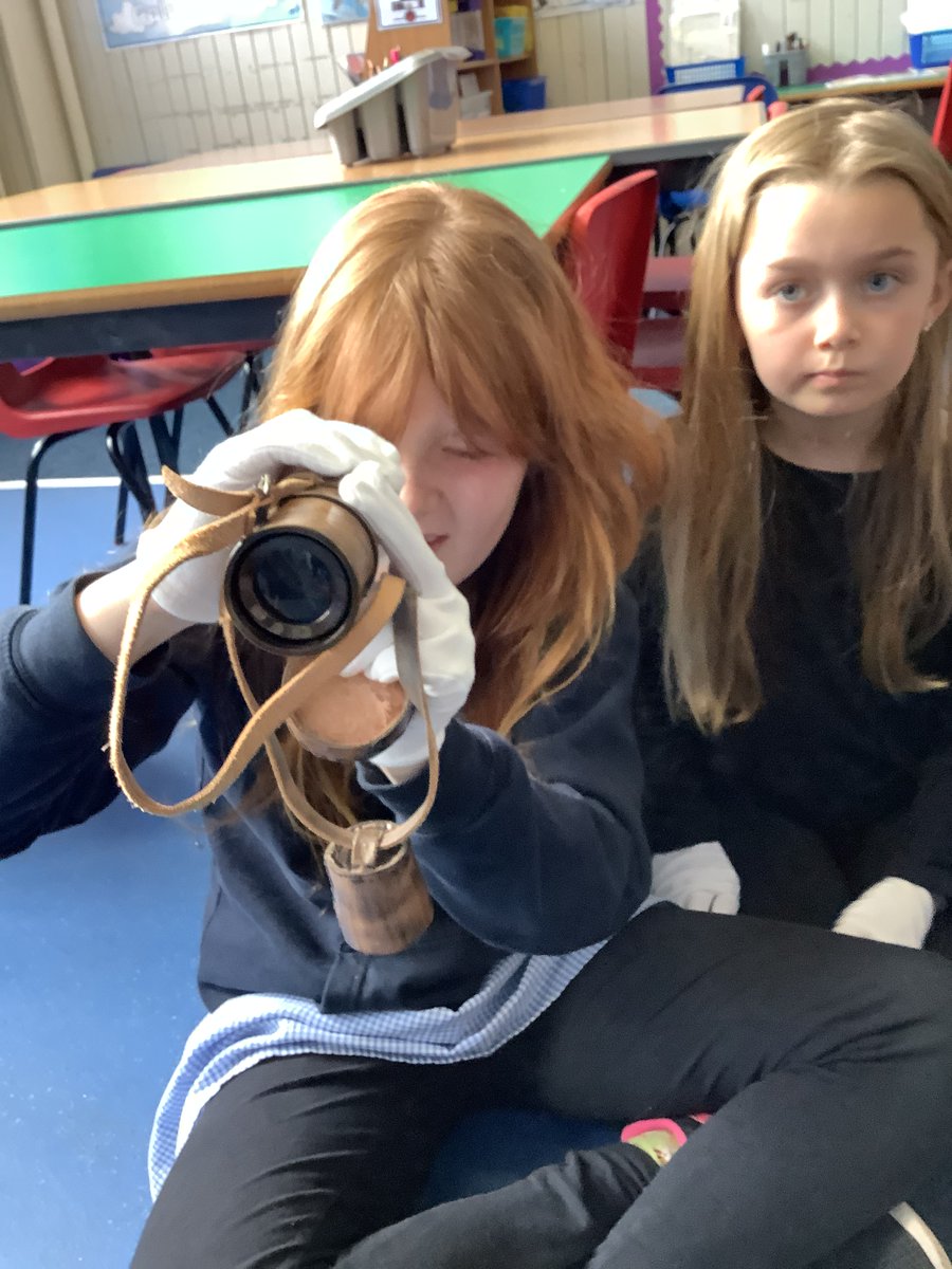 Leith_Primary's tweet photo. P4B loved our visit from Trinity House! We learned loads of interesting things about nautical artefacts and some fascinating local history too! #LeithP4b https://t.co/D6nfVTsPjN