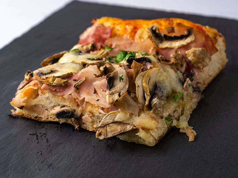 Gastroactivity's tweet photo. 👨🍳 Gallino (pollo al carbón🍗) y Pizzico (pizzas napolitanas 🍕), dos novedades TOP en el
@MercadoDeLaPaz de Madrid
#Gallino #PolloDeCorralAlCarbón #Pollo #MercadoDeLaPaz #Pizzico #Gastro #pizza
👉https://t.co/z3StptH2Ih https://t.co/5UqVXLsmJf