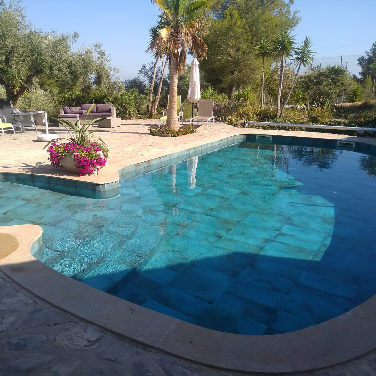 CasalsAlso's tweet photo. Estem ja quasi a Setmana Santa i això vol dir que el bon temps està a punt d'arribar! I que hi ha millor per al bon temps que una bona piscina amb millor companyia, posat en contacte amb nosaltres per poder fer això realitat a la teva casa! https://t.co/PkYt0knpH7